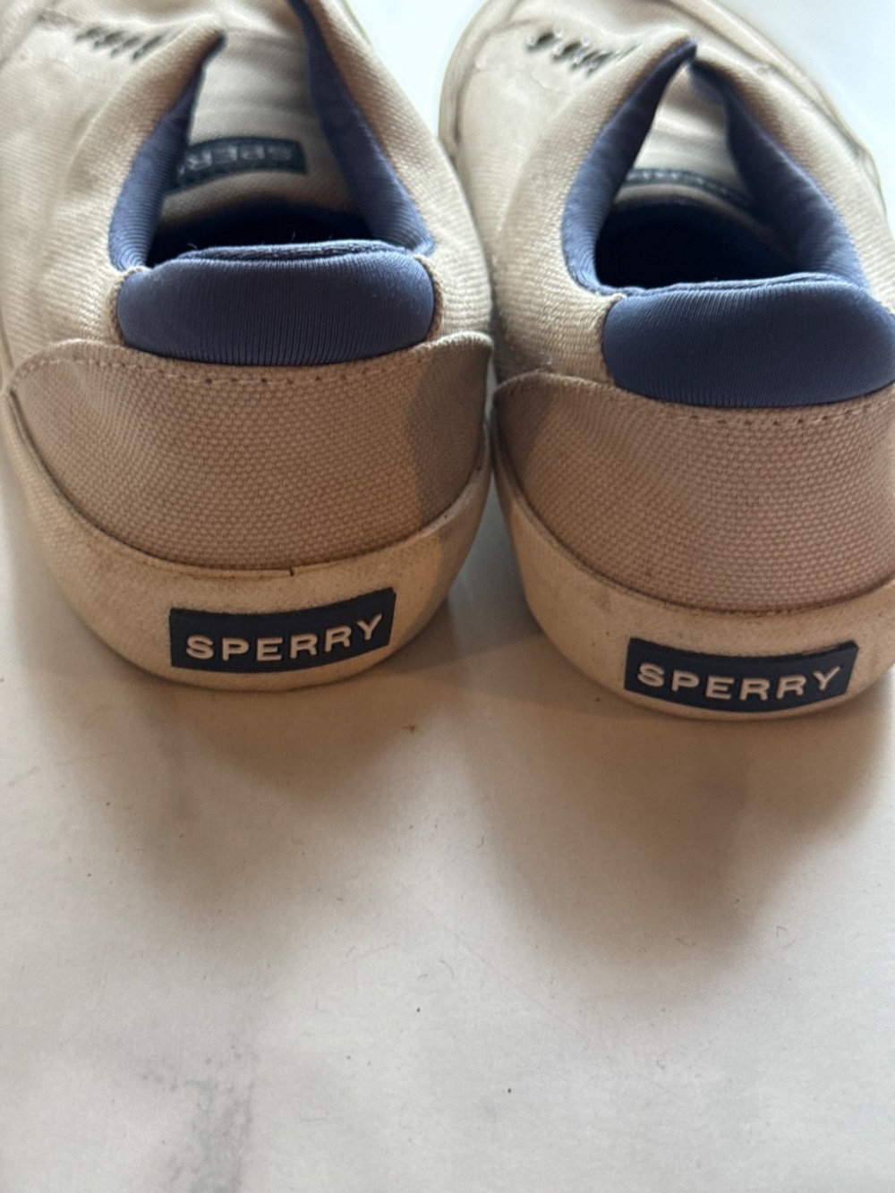 Sneakers - Picture 5 of 5